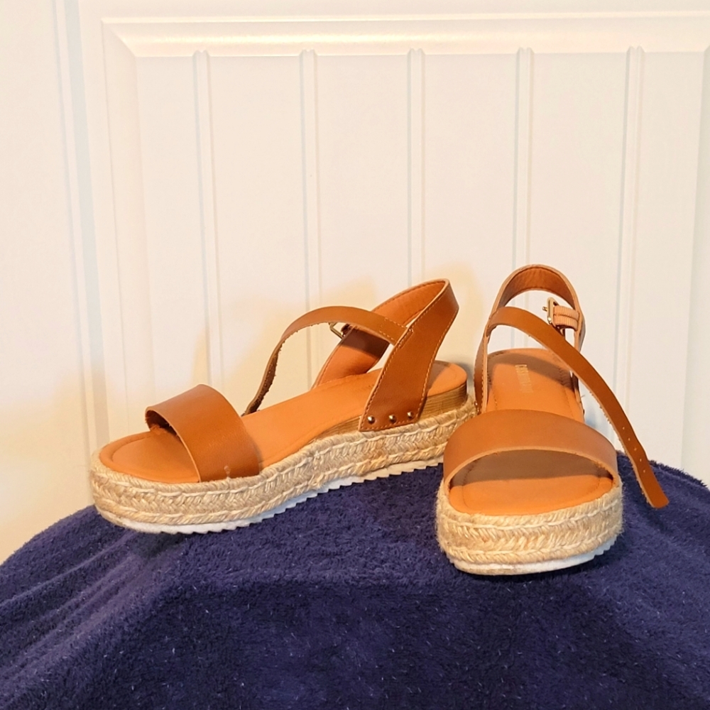 Womens platform sandal